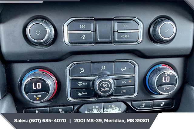 2023 Chevrolet Suburban LT photo 23
