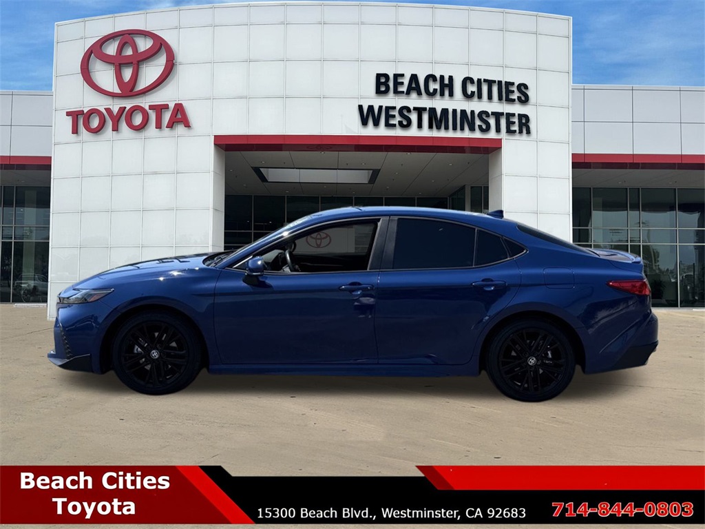 2025 Toyota Camry SE photo 6
