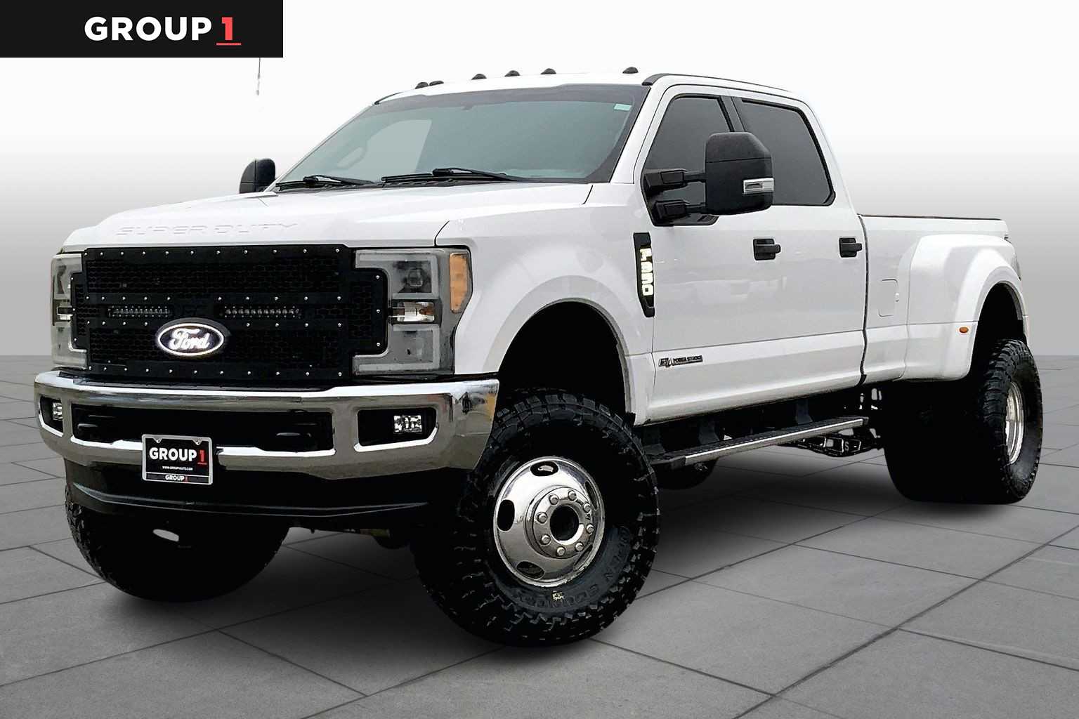 2017 Ford F-350 Super Duty XLT's photo