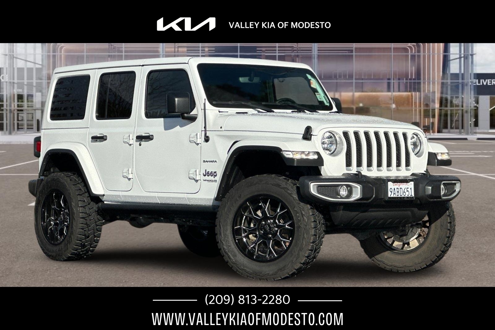 2022 Jeep Wrangler Unlimited Sahara's photo