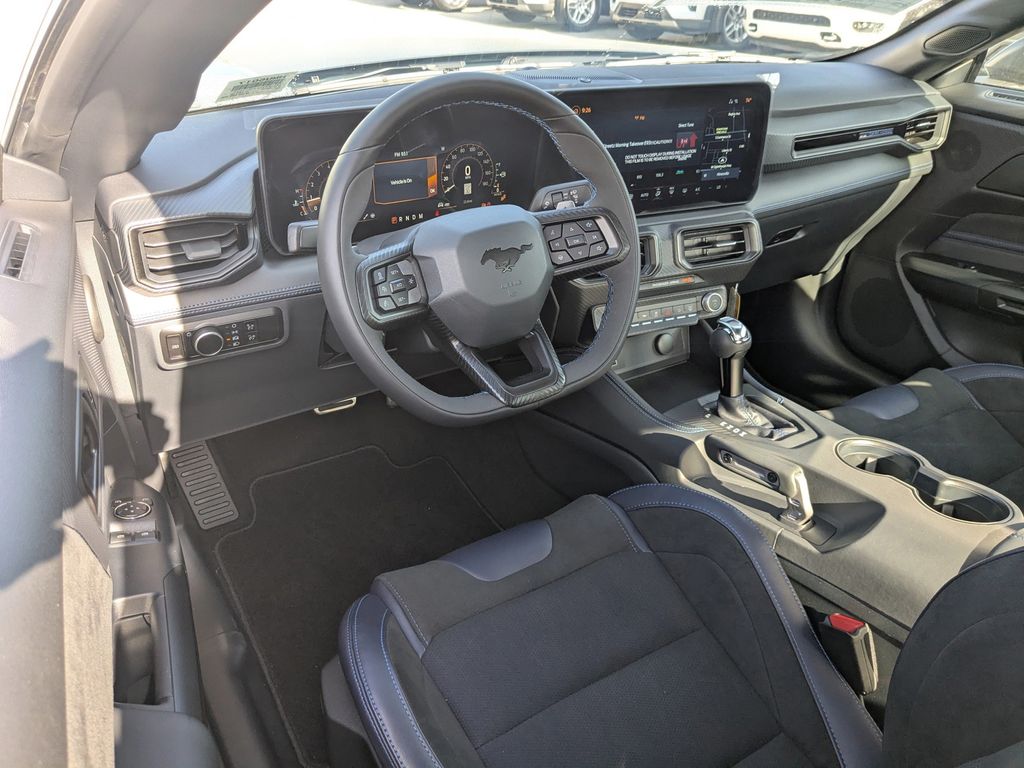 2025 Ford Mustang Dark Horse photo 16
