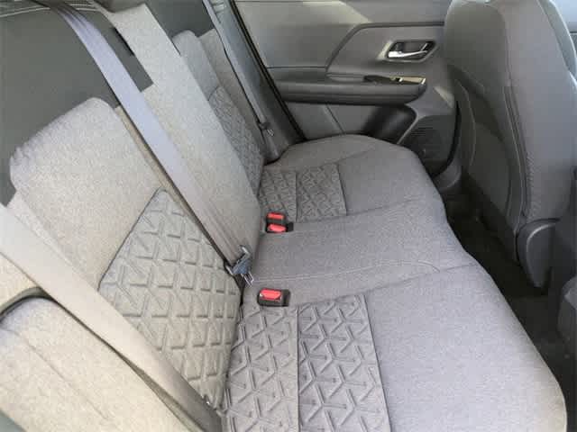2025 Nissan Kicks SV photo 10