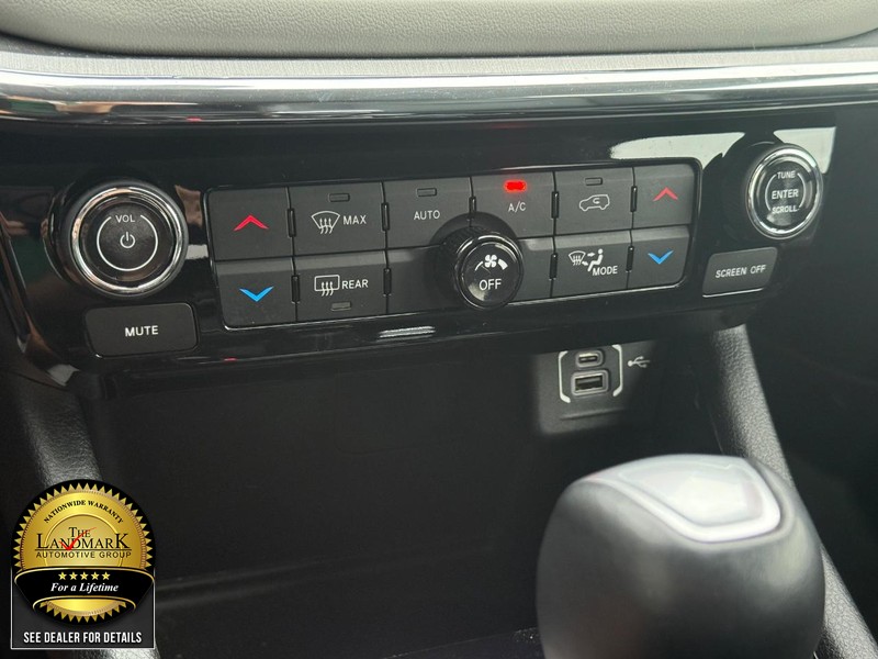 2022 Jeep Compass Limited photo 13