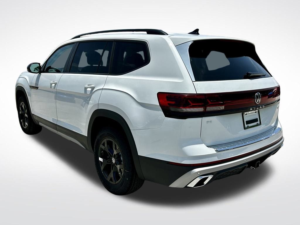 2025 Volkswagen Atlas Peak Edition SE photo 3