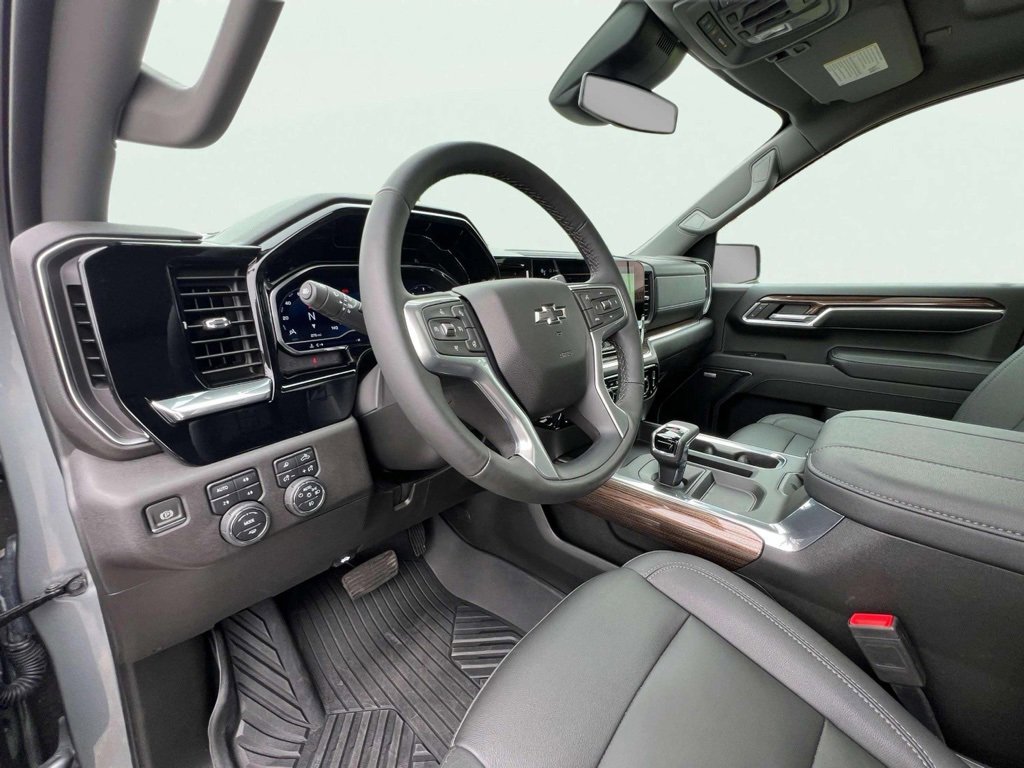 2024 Chevrolet Silverado 1500 RST photo 7