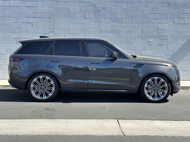 2025 Land Rover Range Rover Sport P360 SE photo 2