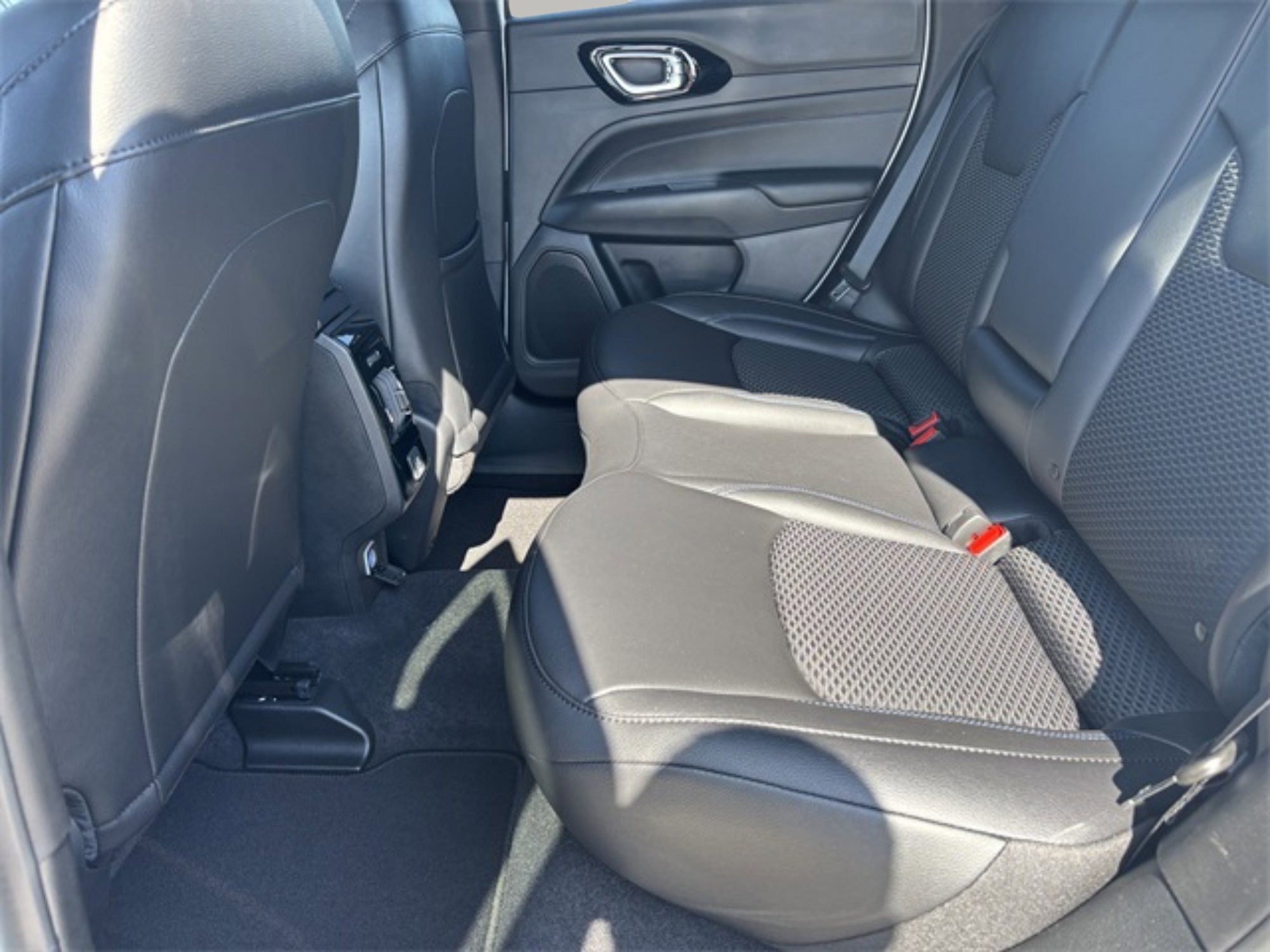 2026 Jeep Compass Latitude Altitude photo 19