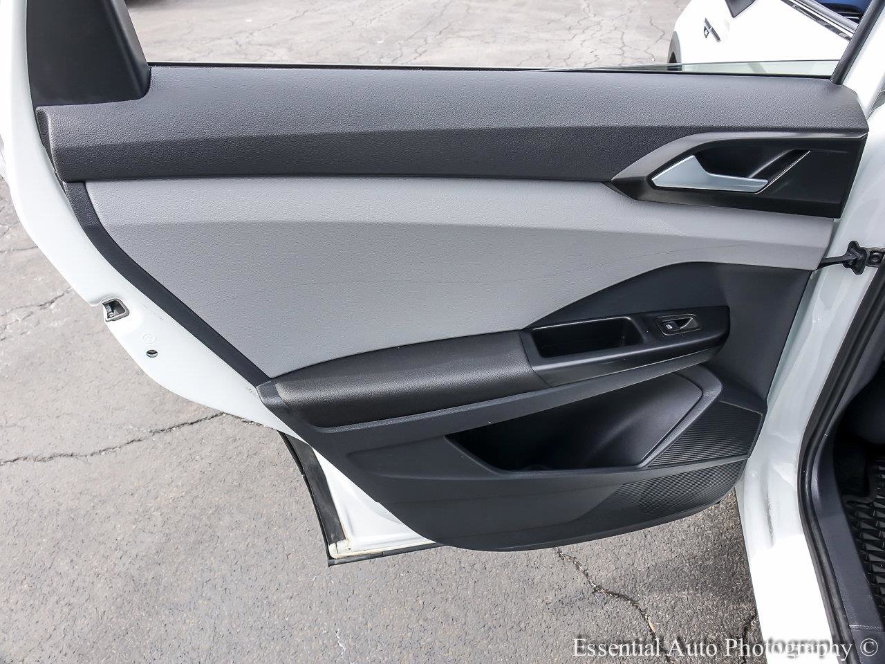 2023 VOLKSWAGEN TAOS - Image 19