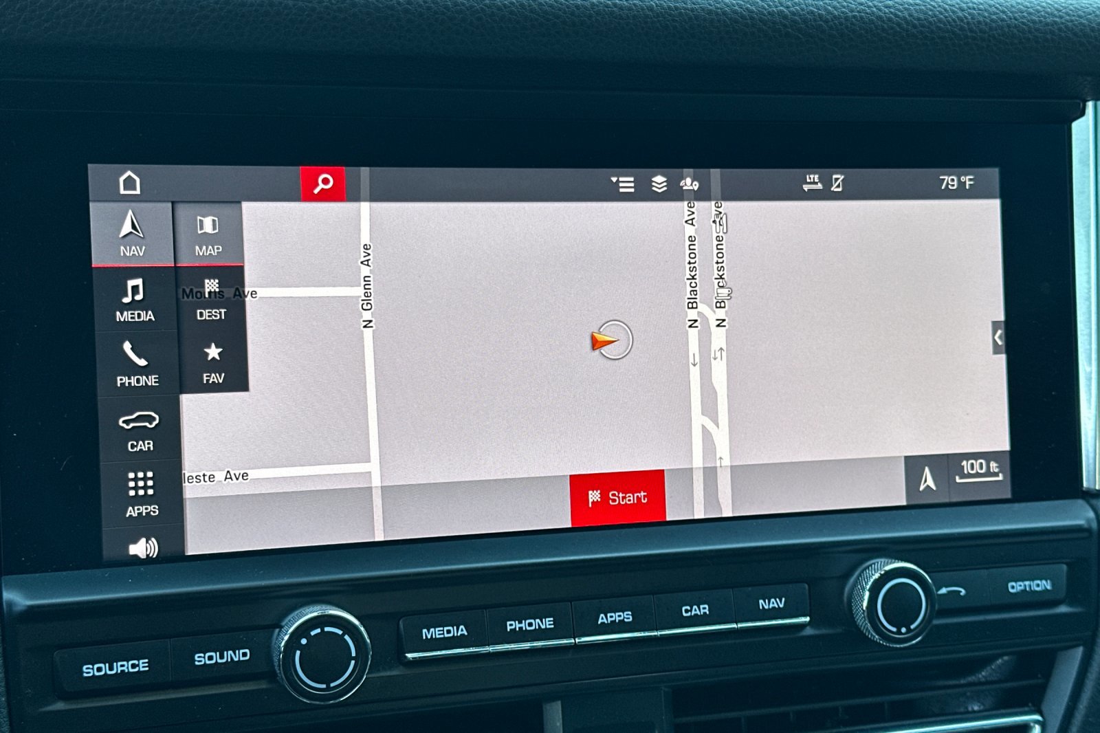 2021 Porsche Macan Base photo 17