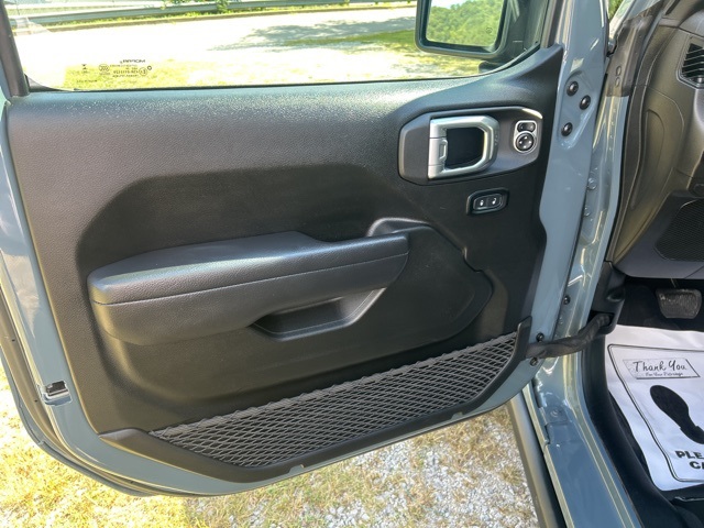 2024 Jeep Gladiator photo 13