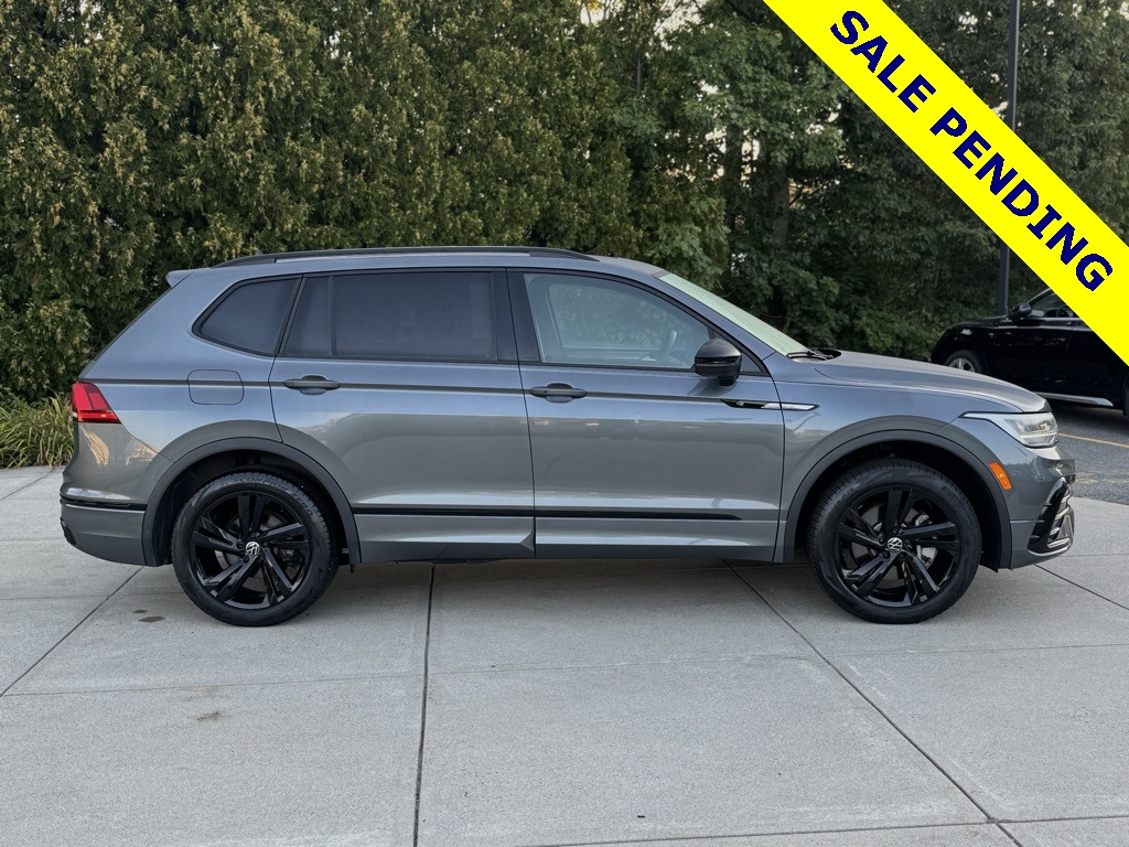 2024 Volkswagen Tiguan SE R-Line Black photo 2