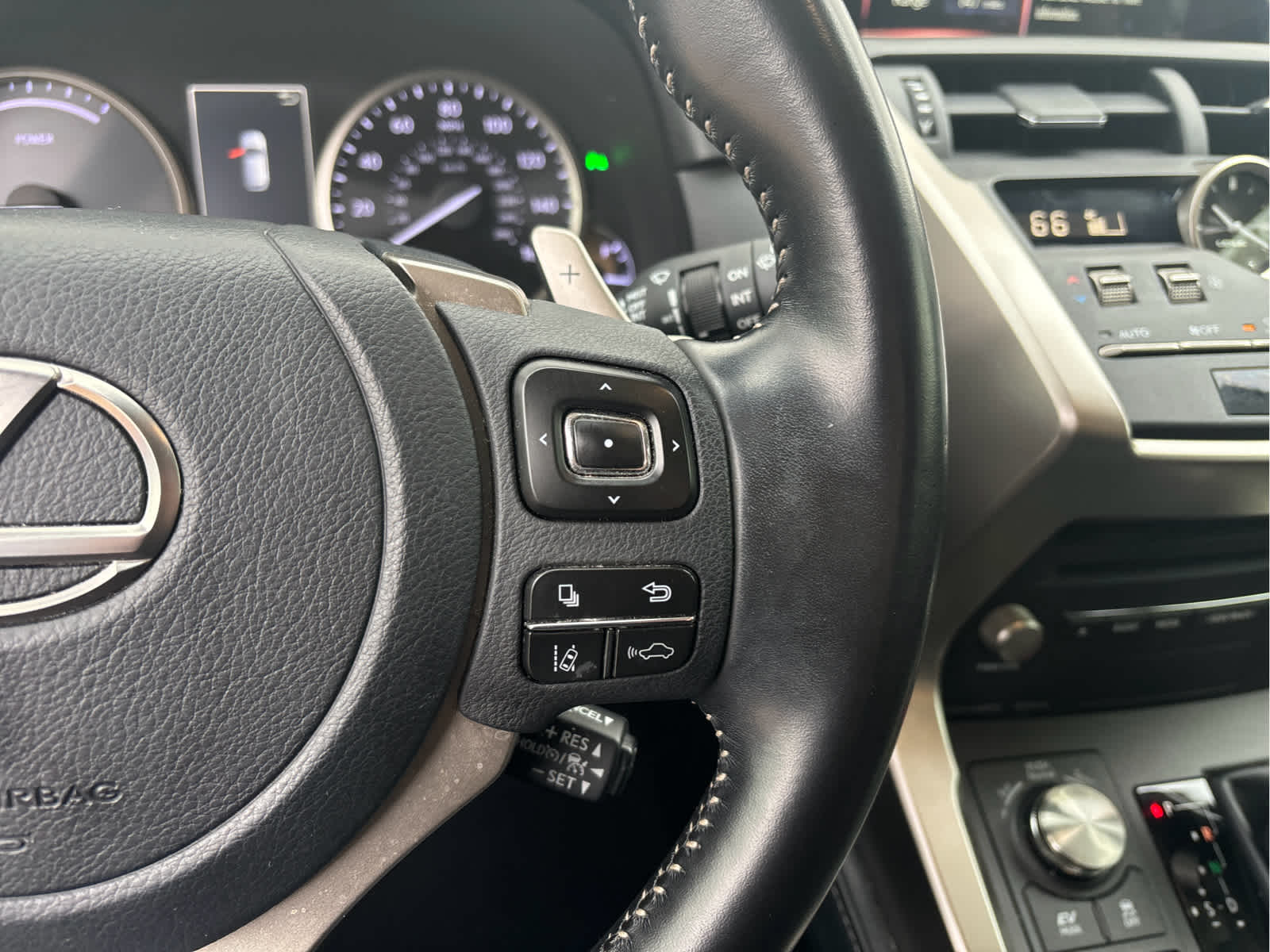 2021 Lexus NX 300h photo 13
