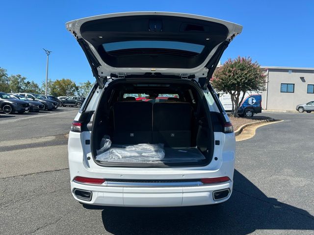 2025 Jeep Grand Cherokee L Summit photo 9