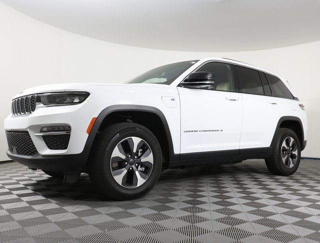 2022 Jeep Grand Cherokee 4xe's photo