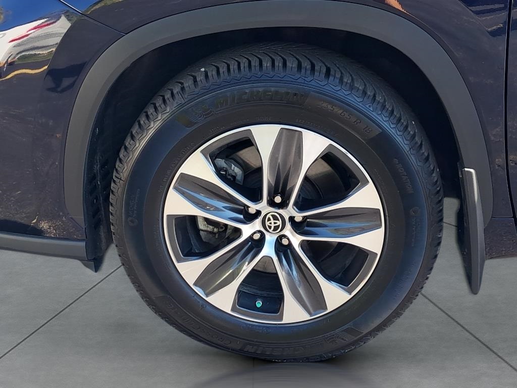 2021 Toyota Highlander Hybrid XLE photo 6