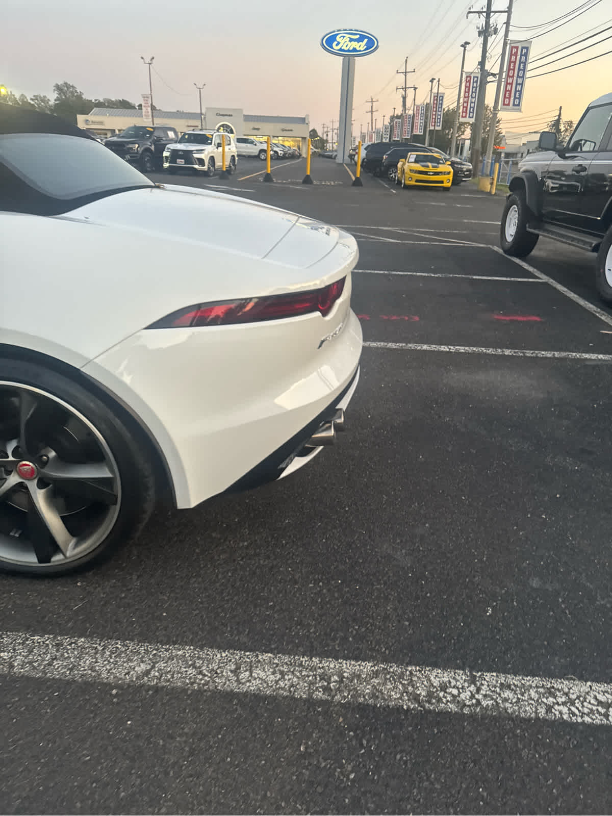 2018 Jaguar F-TYPE R photo 16
