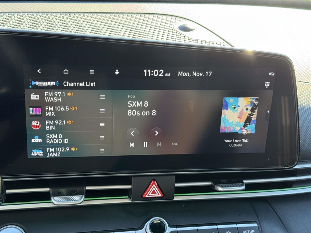 2024 Hyundai Elantra SEL photo 3