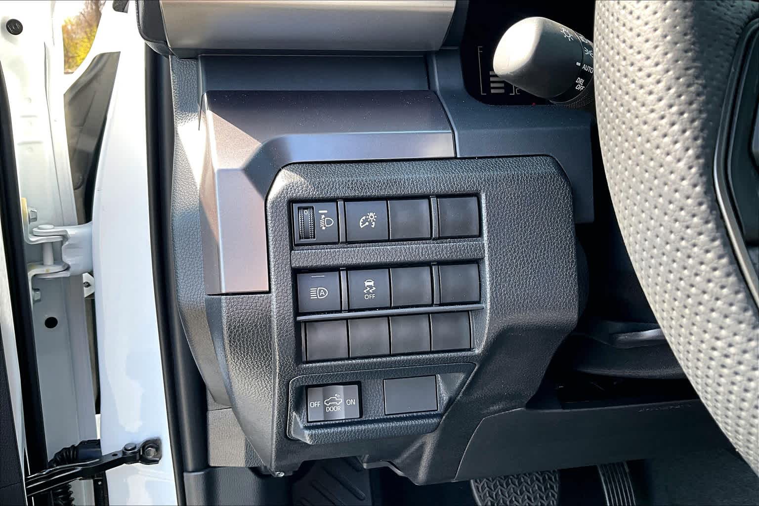 2025 Toyota Tacoma SR5 4x4 Double Cab photo 17