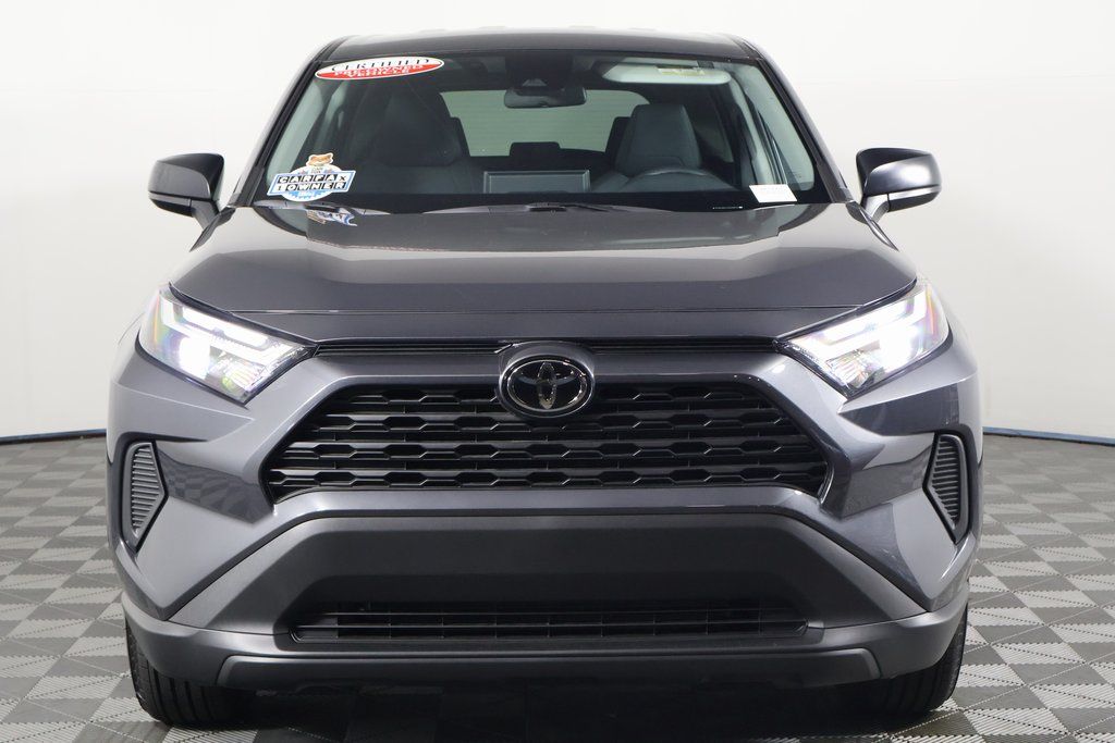 2025 Toyota RAV4 LE photo 2