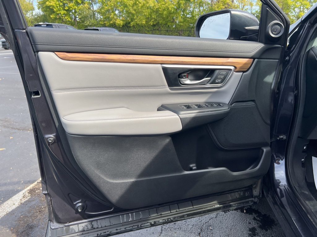 2018 Honda CR-V Touring photo 19