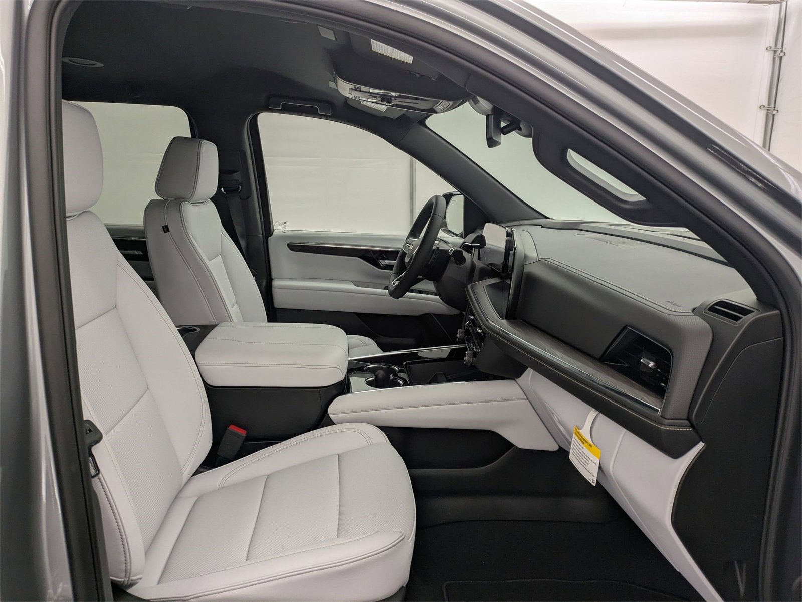 2025 Chevrolet Suburban Premier photo 20