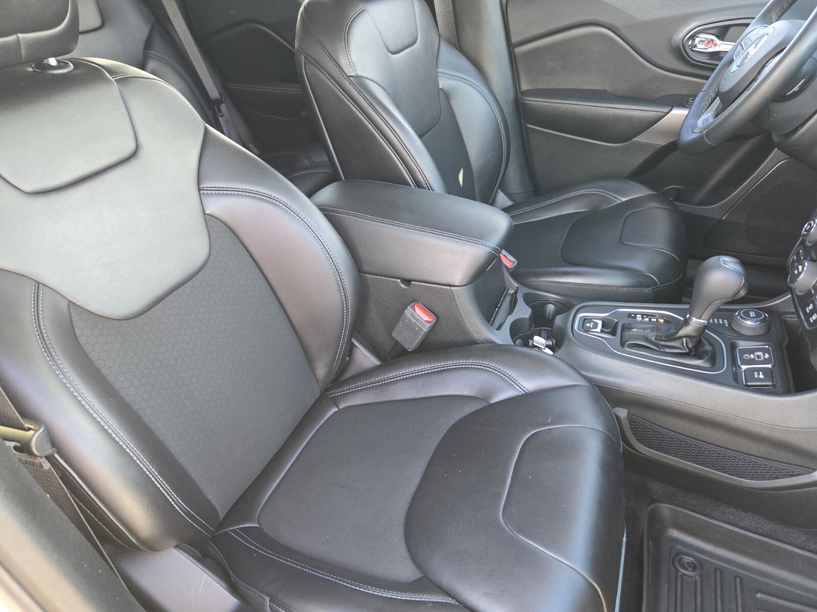 2019 Jeep Cherokee Latitude photo 10