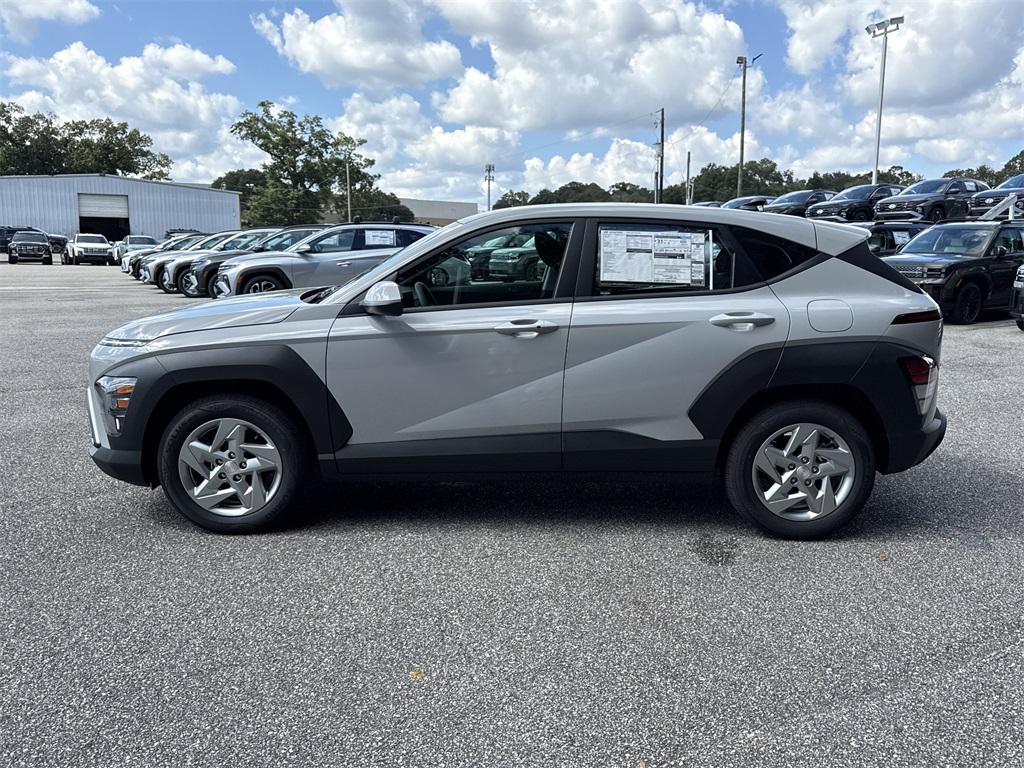 2026 Hyundai Kona SE photo 3