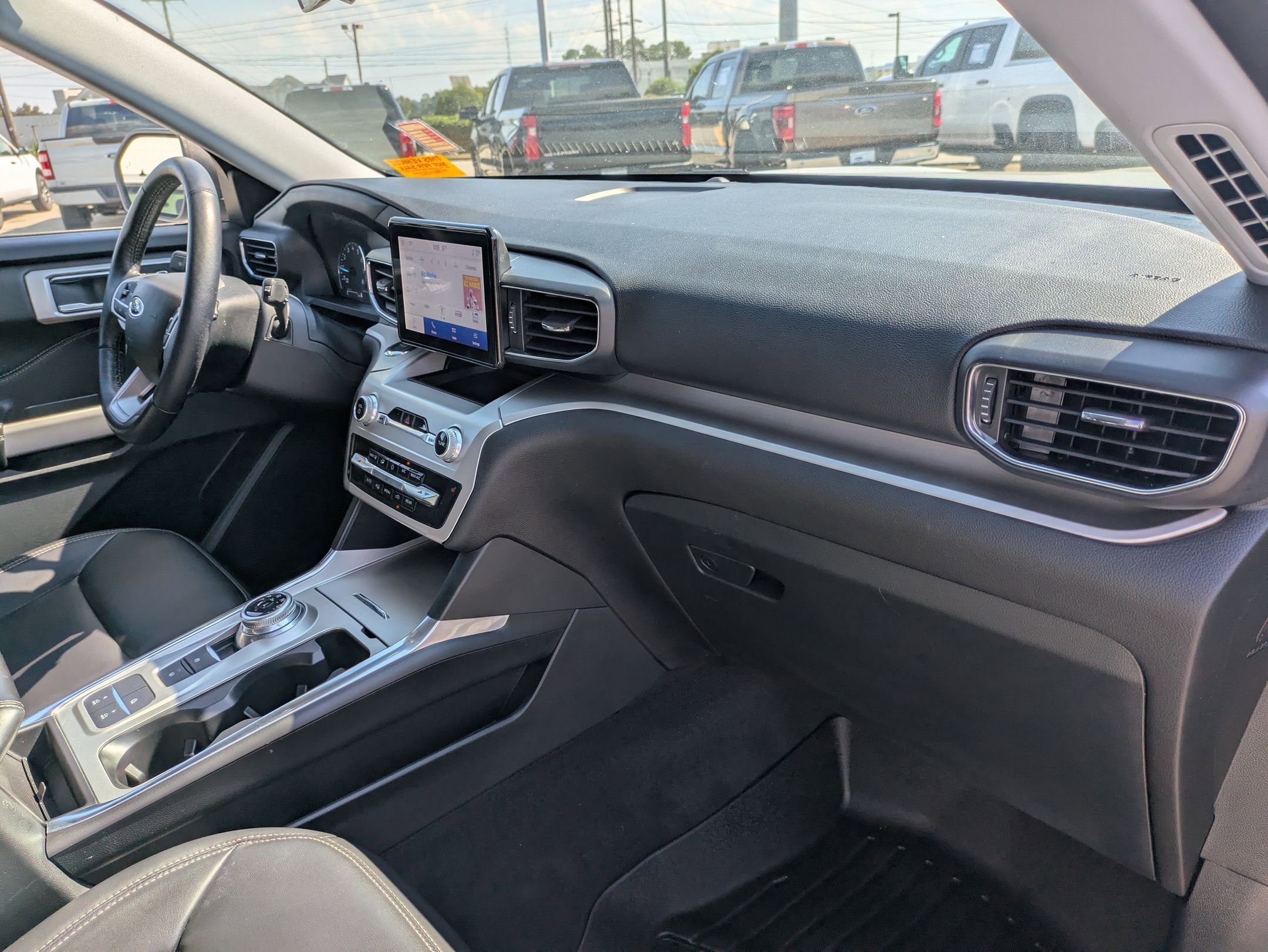 2022 Ford Explorer XLT photo 31