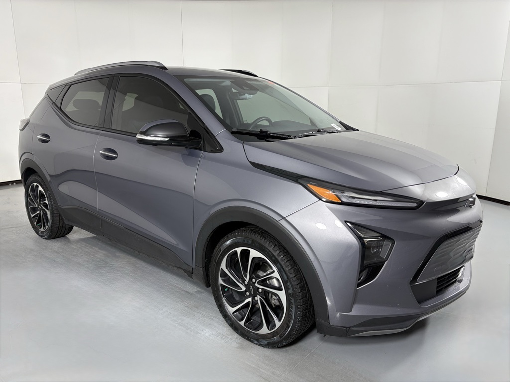 Used 2022 Chevrolet Bolt EUV Premier with VIN 1G1FZ6S02N4105972 for sale in Mesa, AZ