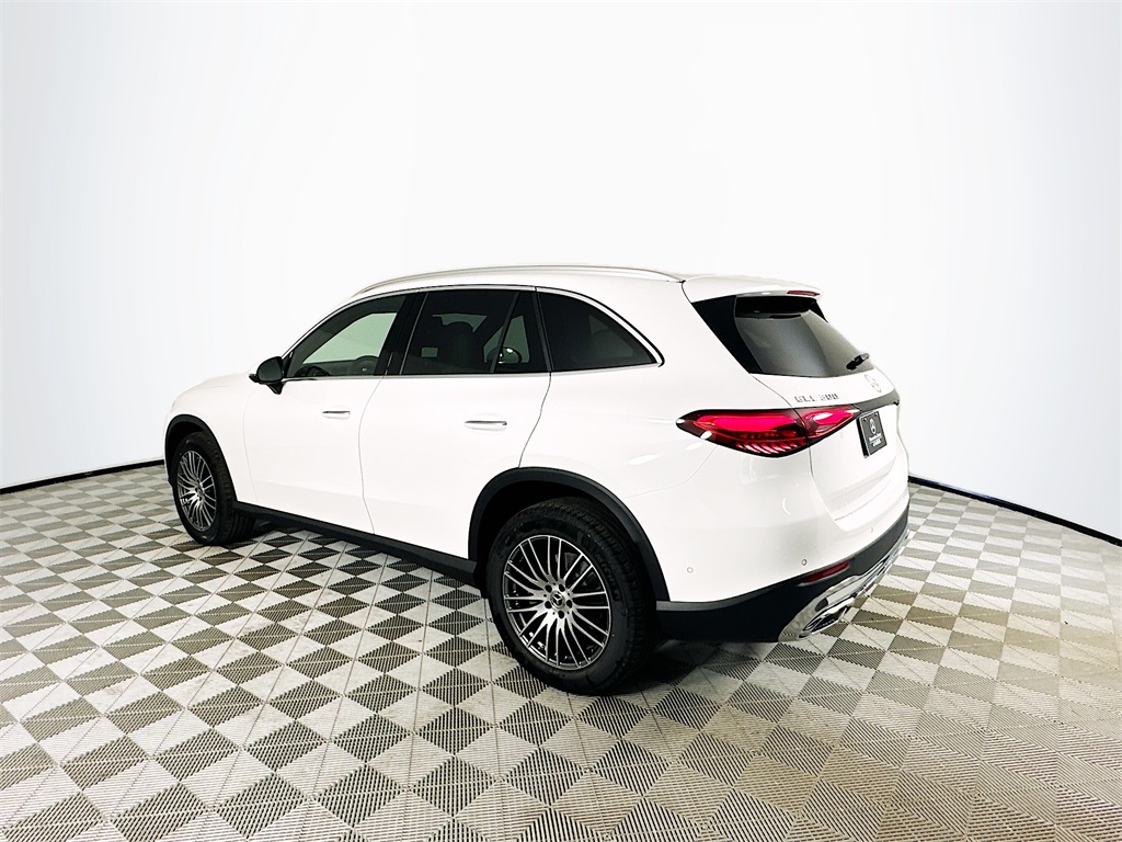 2026 Mercedes Benz GLC 300 photo 4