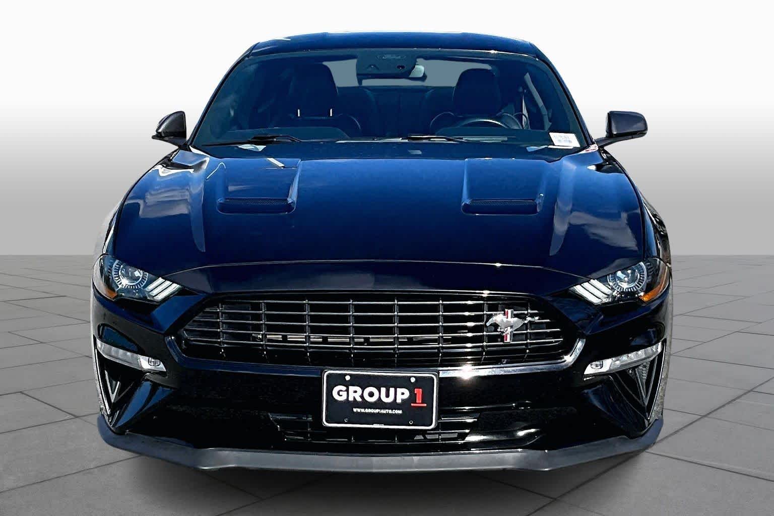 2020 Ford Mustang EcoBoost Premium photo 3