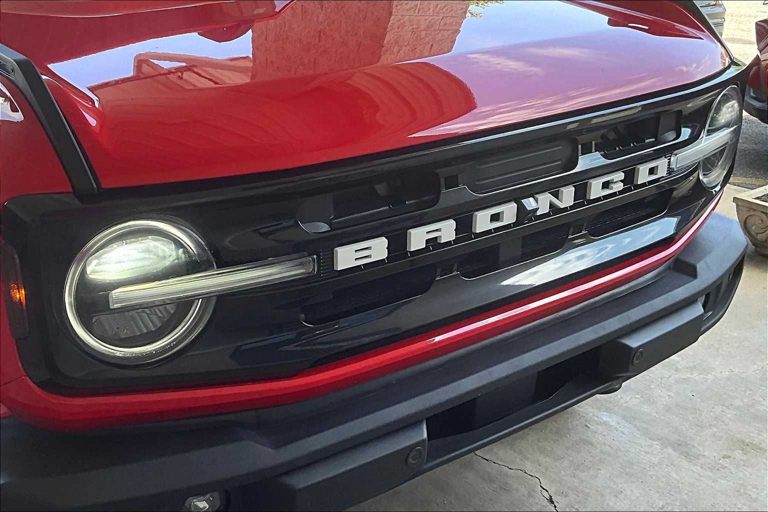 2024 Ford Bronco Outer Banks photo 27