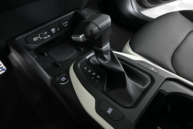 2025 Kia K4 GT-Line Turbo photo 3