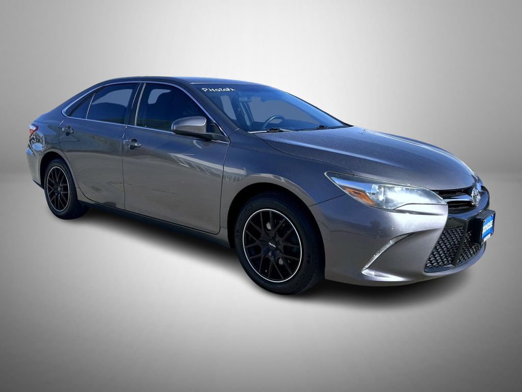 2017 Toyota Camry XLE XSE photo 3