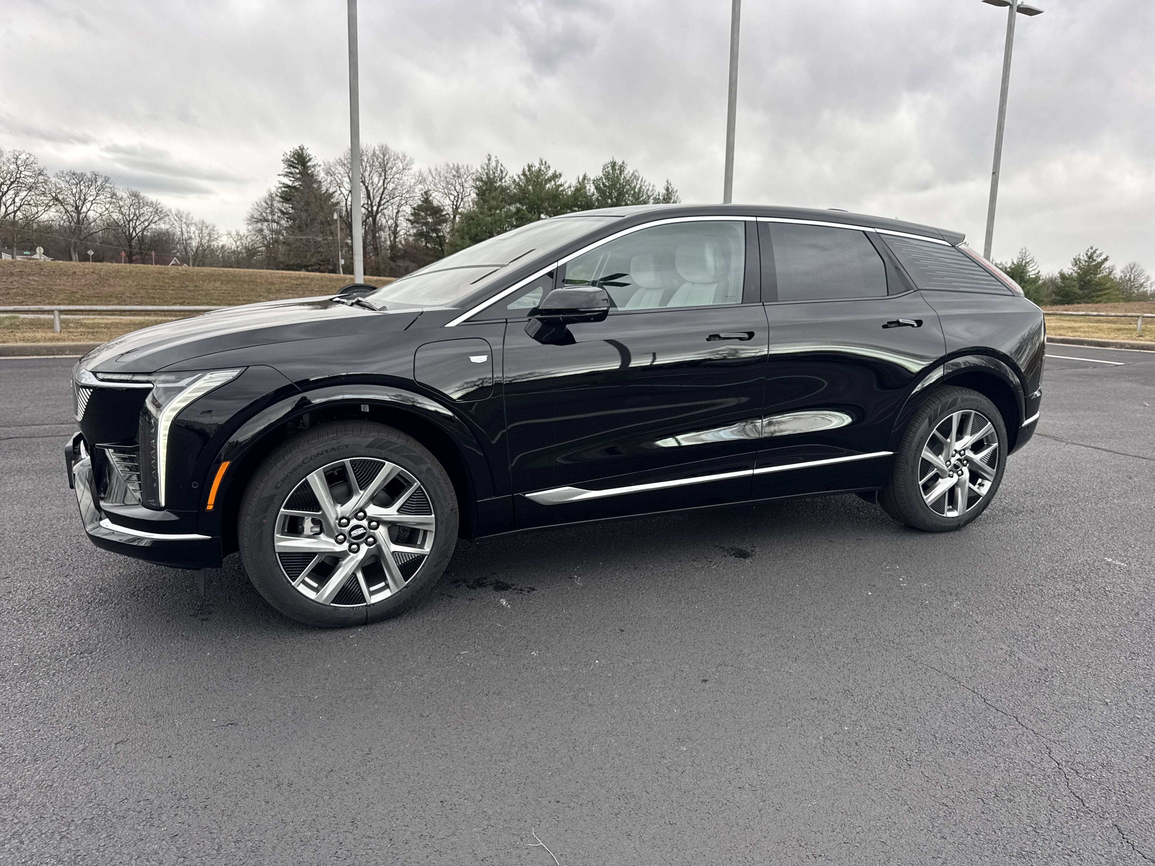 2026 Cadillac OPTIQ Luxury's photo