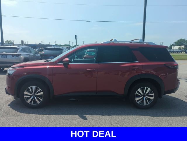 2024 Nissan Pathfinder SL photo 3