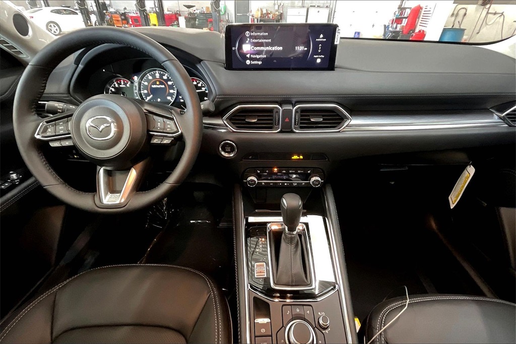 2025 MAZDA CX-5 - Image 4