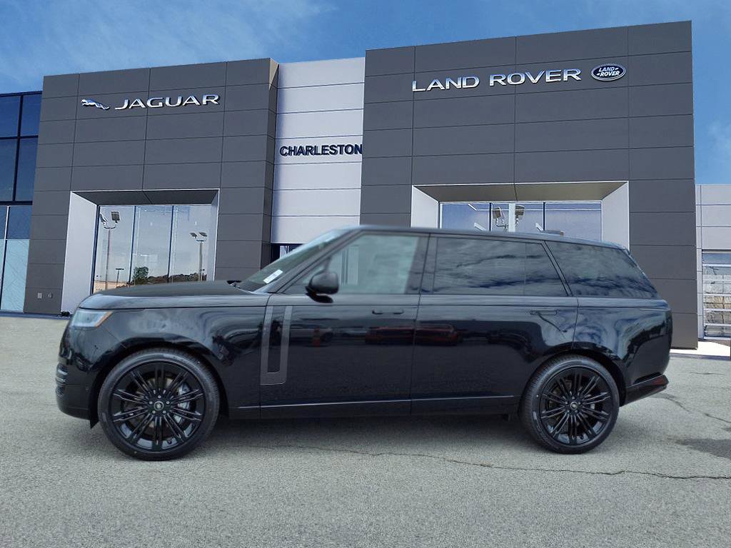 2025 Land Rover Range Rover SE photo 2