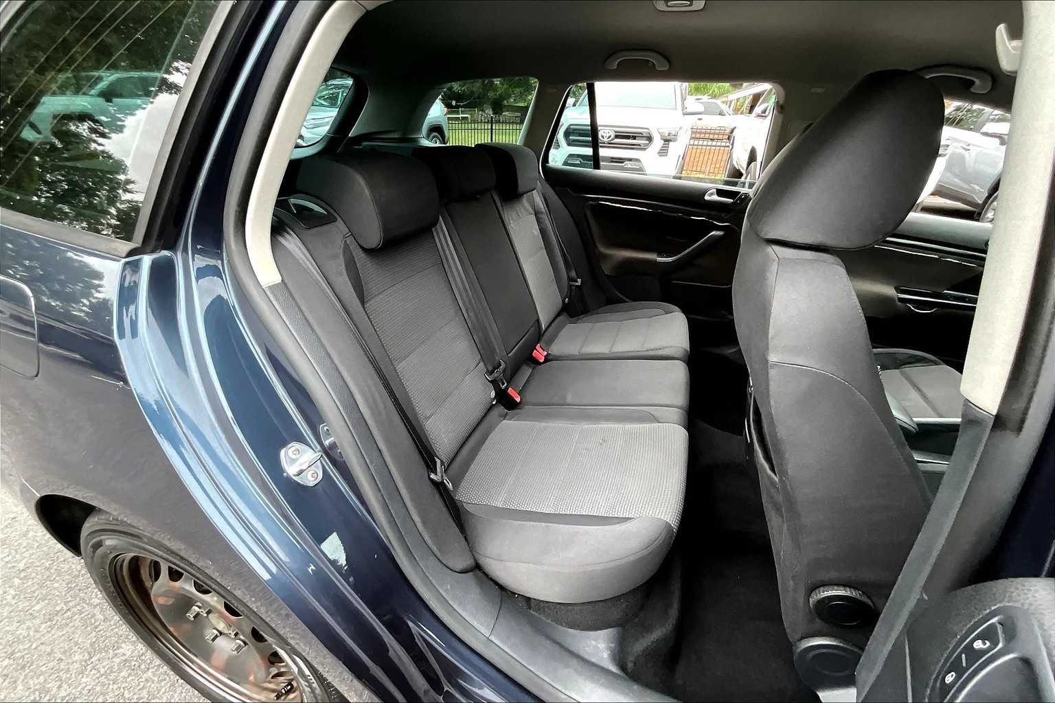 2010 Volkswagen Jetta SportWagen 2.5 S photo 17