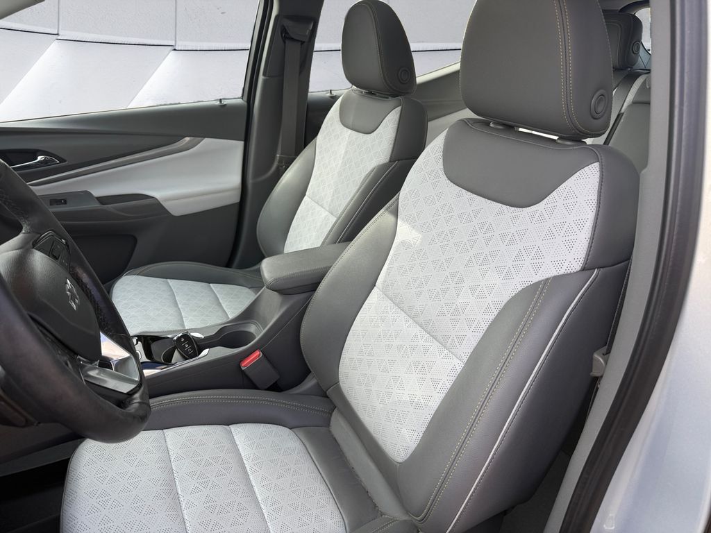 2022 Chevrolet Bolt EUV Premier photo 8