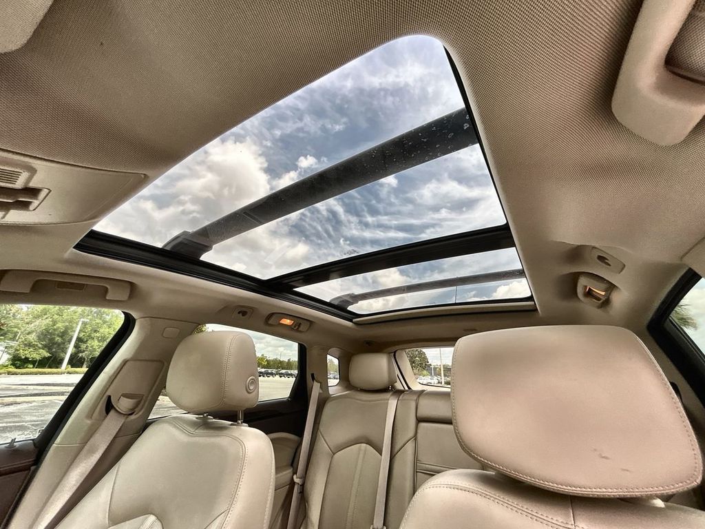 2015 Cadillac SRX Luxury photo 24