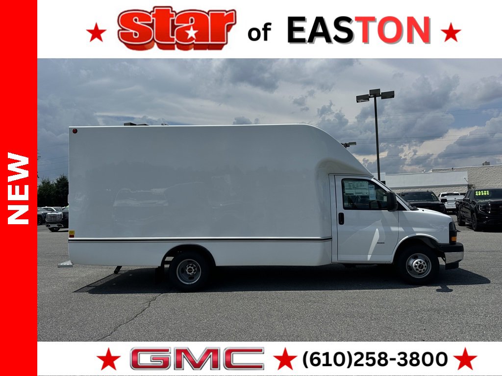 2025 Gmc Savana Cutaway 3500 photo 3