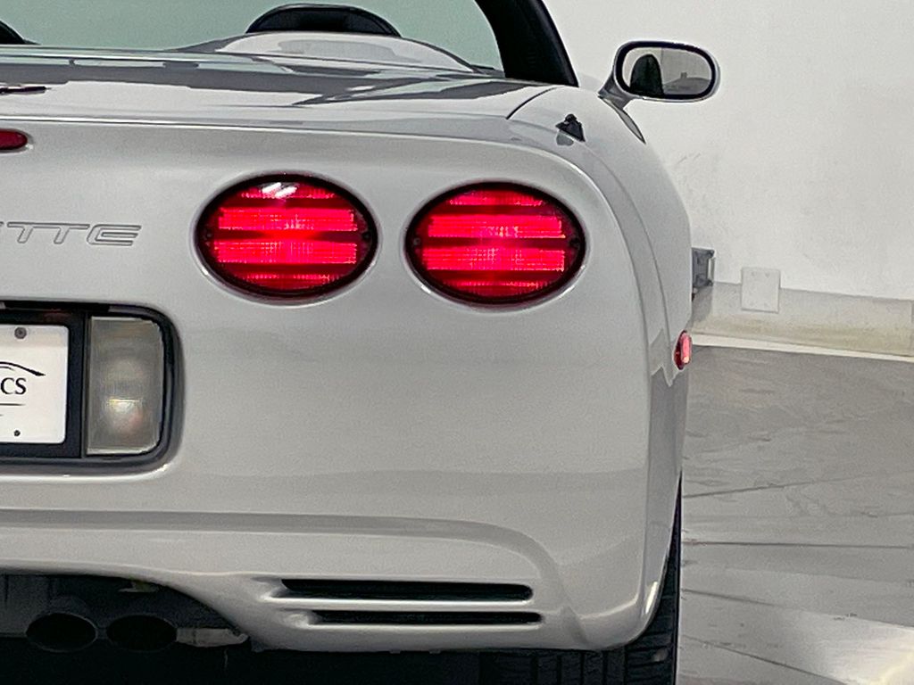 2000 Chevrolet Corvette Base Convertible photo 35