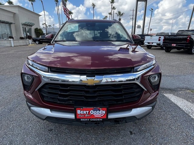 2024 Chevrolet Trailblazer LT photo 2