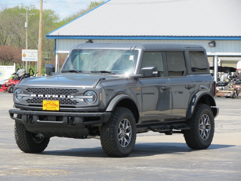 2024 Ford Bronco Badlands photo 3
