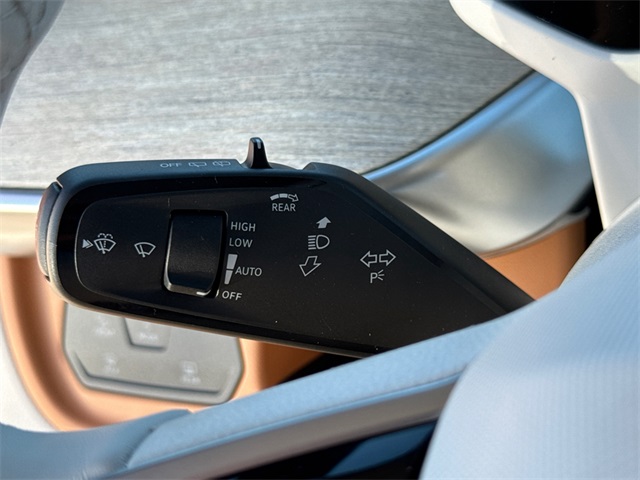 2025 Volkswagen ID. Buzz Pro Plus photo 32