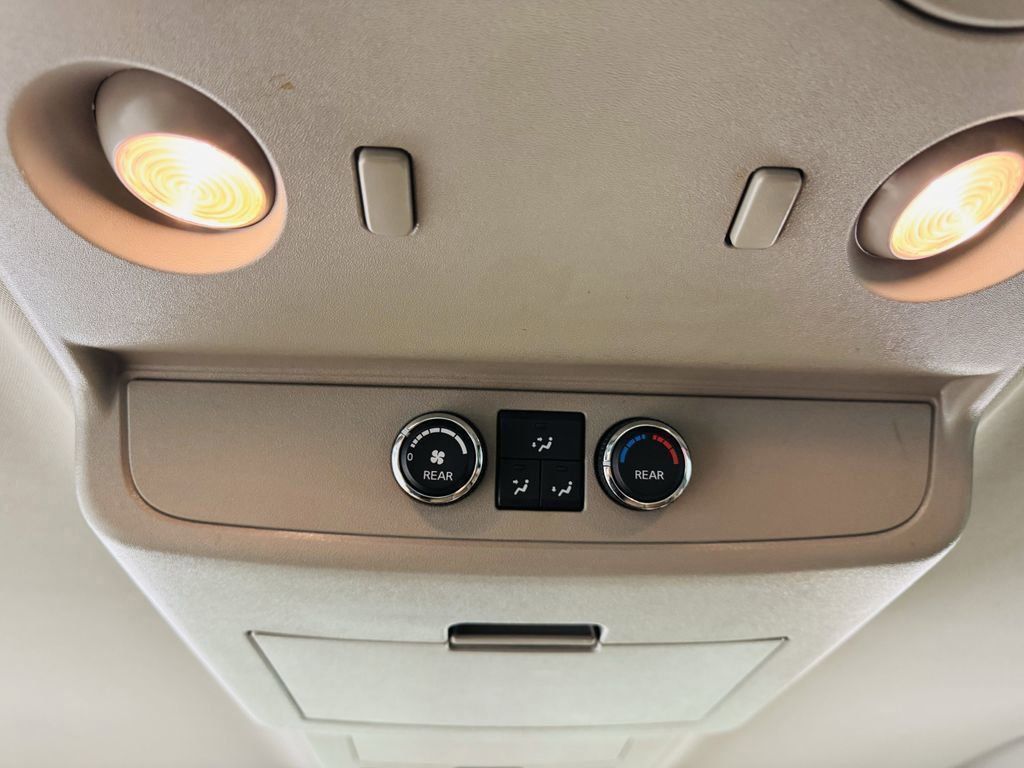 Used 2014 White Nissan SV image 21