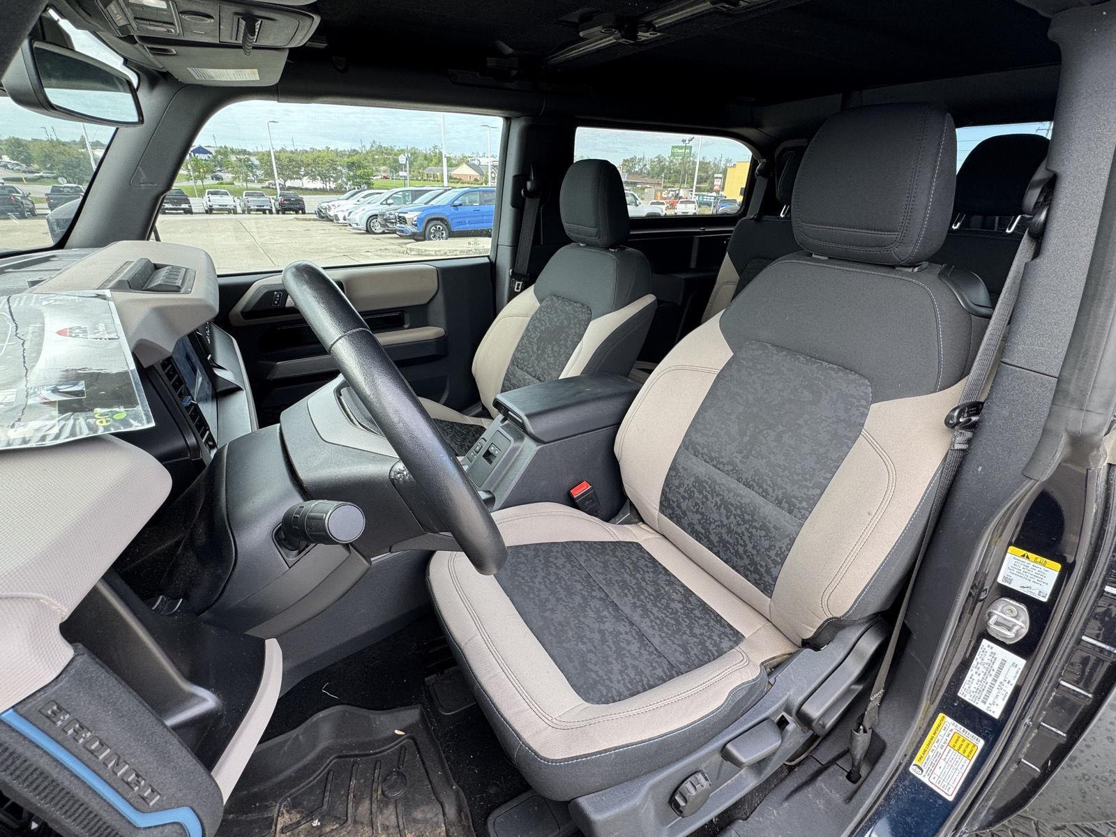 2021 Ford Bronco Wildtrak photo 2