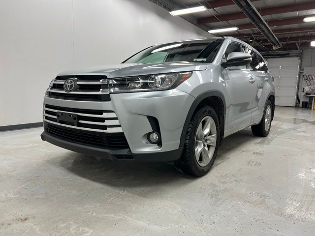 2018 Toyota Highlander Limited's photo