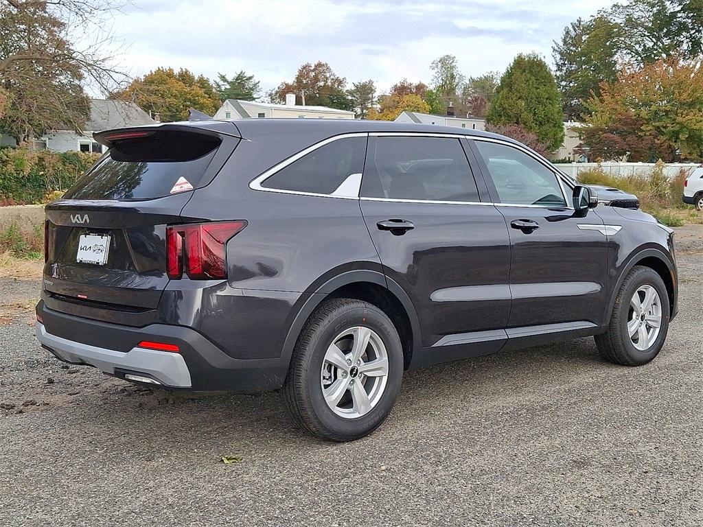 2026 Kia Sorento LX photo 3